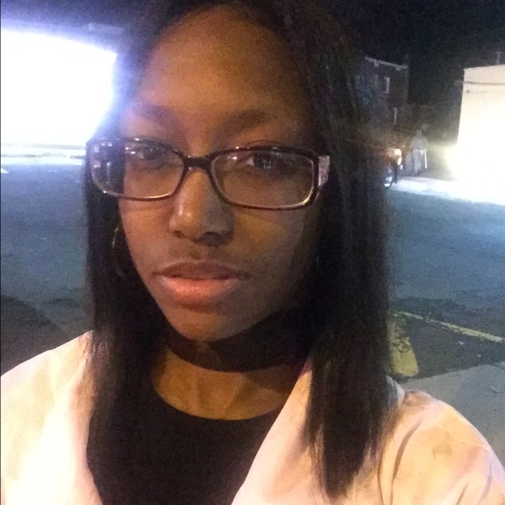 Meet your Posher, Nakita